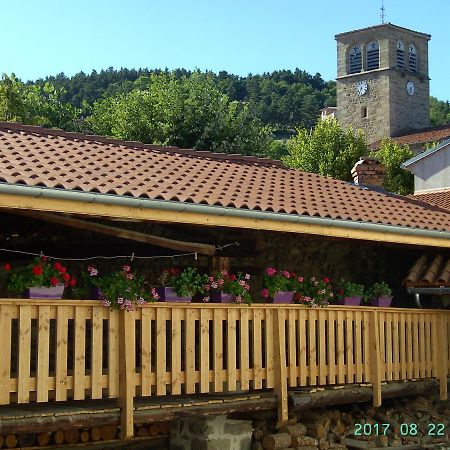 Bed and Breakfast La Fontaine Saint-Georges-en-Couzan Екстер'єр фото