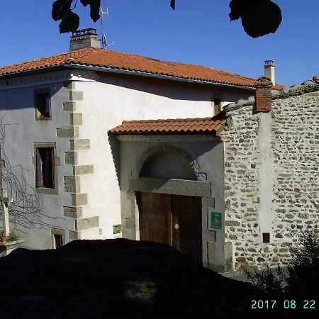 Bed and Breakfast La Fontaine Saint-Georges-en-Couzan Екстер'єр фото